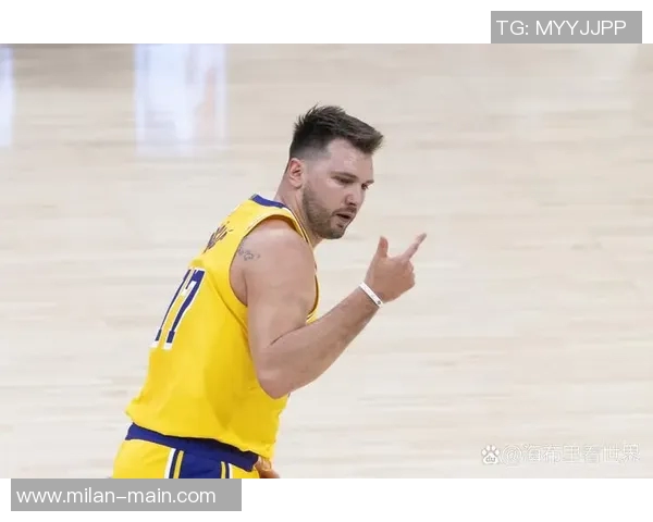 东契奇能否赛季场均40分引热议里夫斯称赞他的表现令人难以置信 东契奇能否赛季场均40分引热议里夫斯称赞他的表现令人难以置信