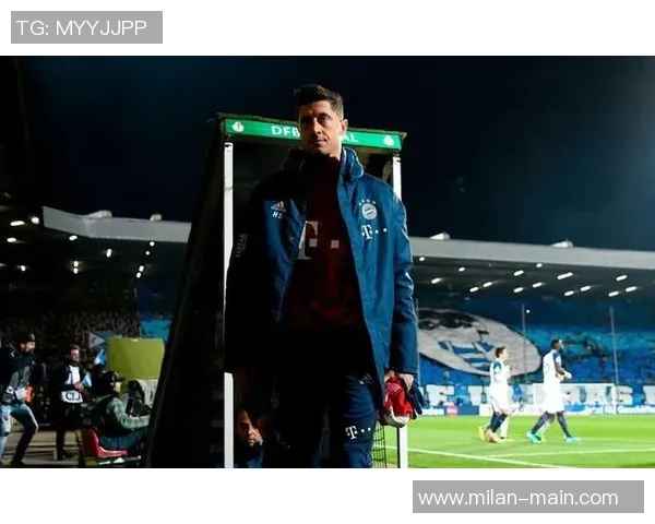 小猪赞格纳布里如穆勒般出色能控球化解对方防守